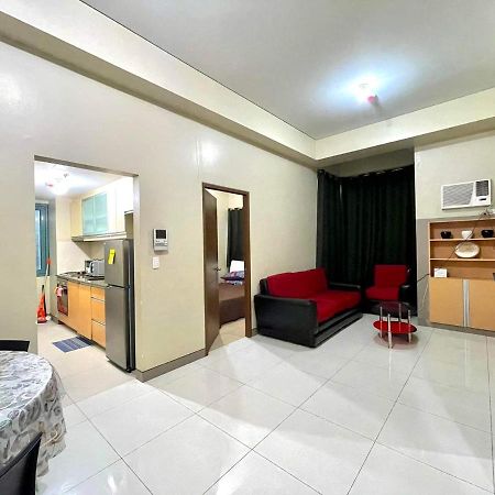 Lovely 2 Bed Room Condo Infront Of Naia Terminal 3 Manila Bagian luar foto