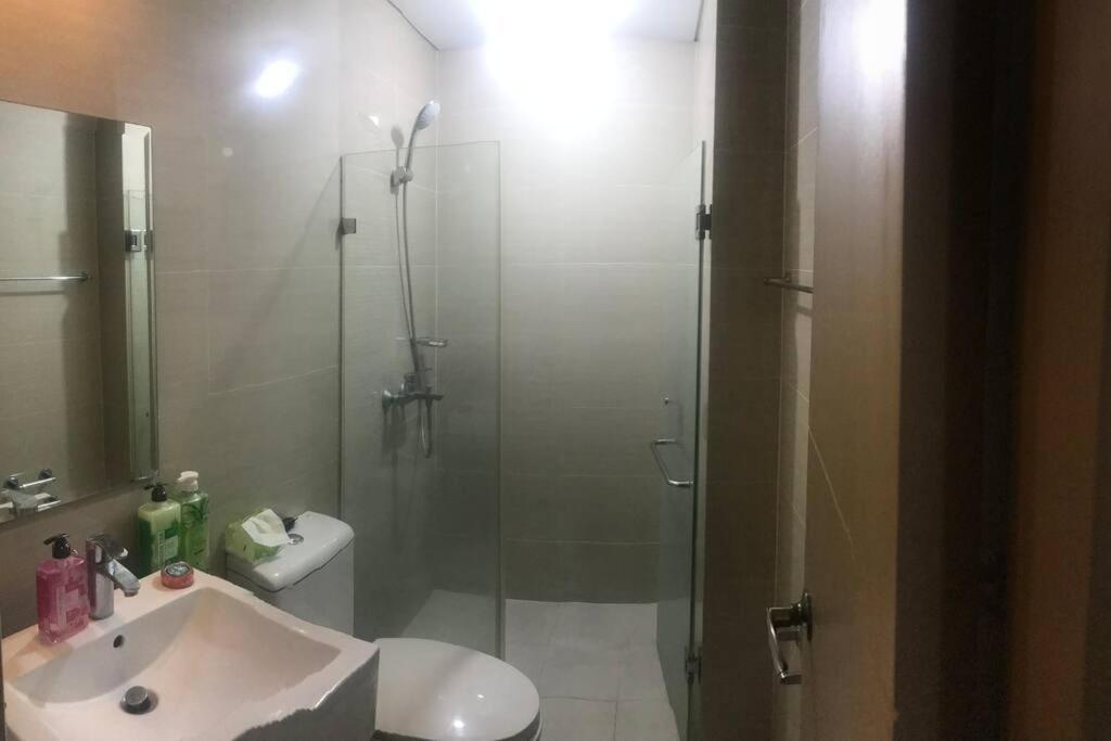 Lovely 2 Bed Room Condo Infront Of Naia Terminal 3 Manila Bagian luar foto