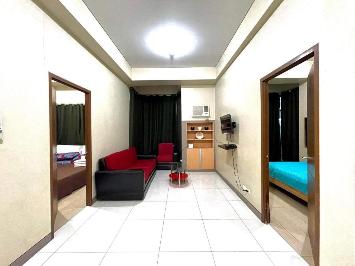 Lovely 2 Bed Room Condo Infront Of Naia Terminal 3 Manila Bagian luar foto