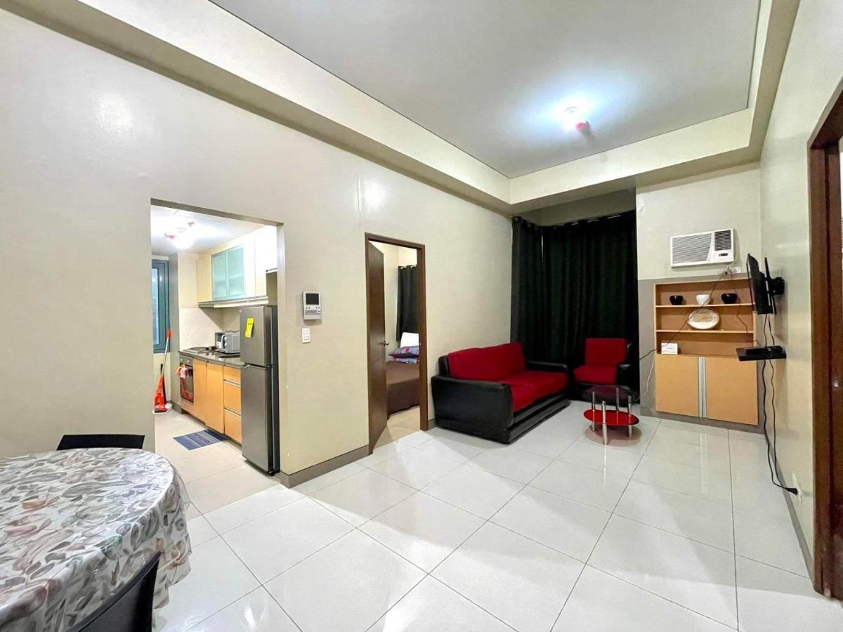 Lovely 2 Bed Room Condo Infront Of Naia Terminal 3 Manila Bagian luar foto