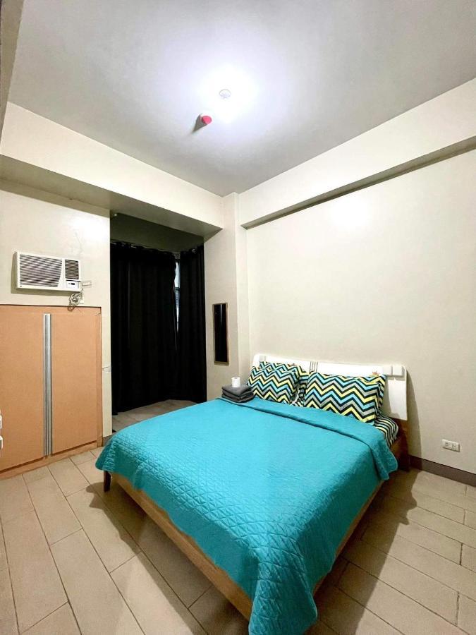 Lovely 2 Bed Room Condo Infront Of Naia Terminal 3 Manila Bagian luar foto