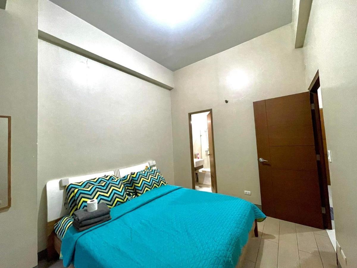Lovely 2 Bed Room Condo Infront Of Naia Terminal 3 Manila Bagian luar foto