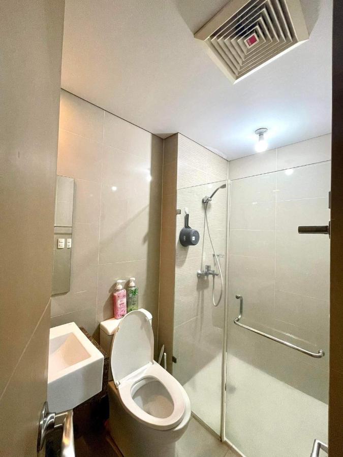 Lovely 2 Bed Room Condo Infront Of Naia Terminal 3 Manila Bagian luar foto